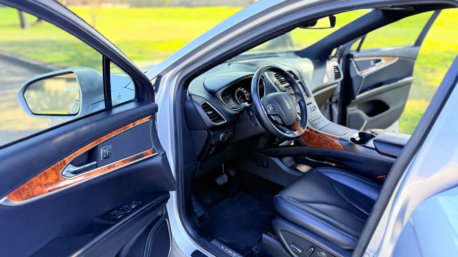 Used 2018 Lincoln MKX Reserve image 11