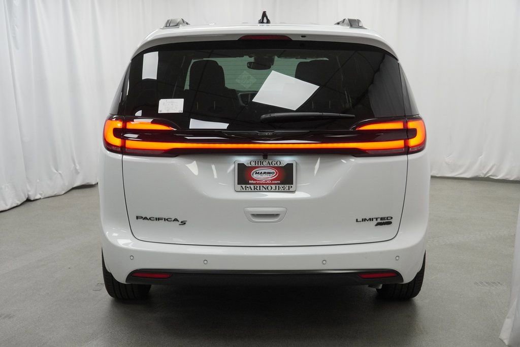 New 2026 Chrysler Pacifica Limited w/ S Appearance Package image 10