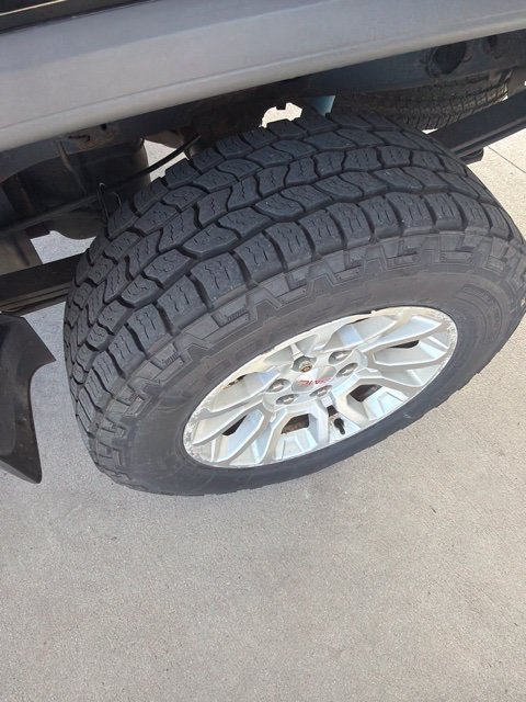 Used 2018 GMC Sierra 1500 SLE w/ SLE Value Package AWD/4WD image 12