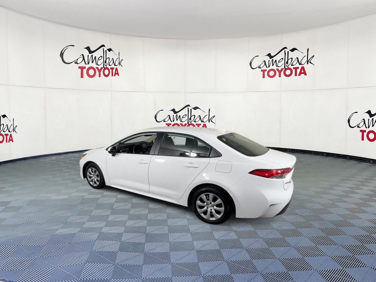 Used 2025 Toyota Corolla LE FWD image 8