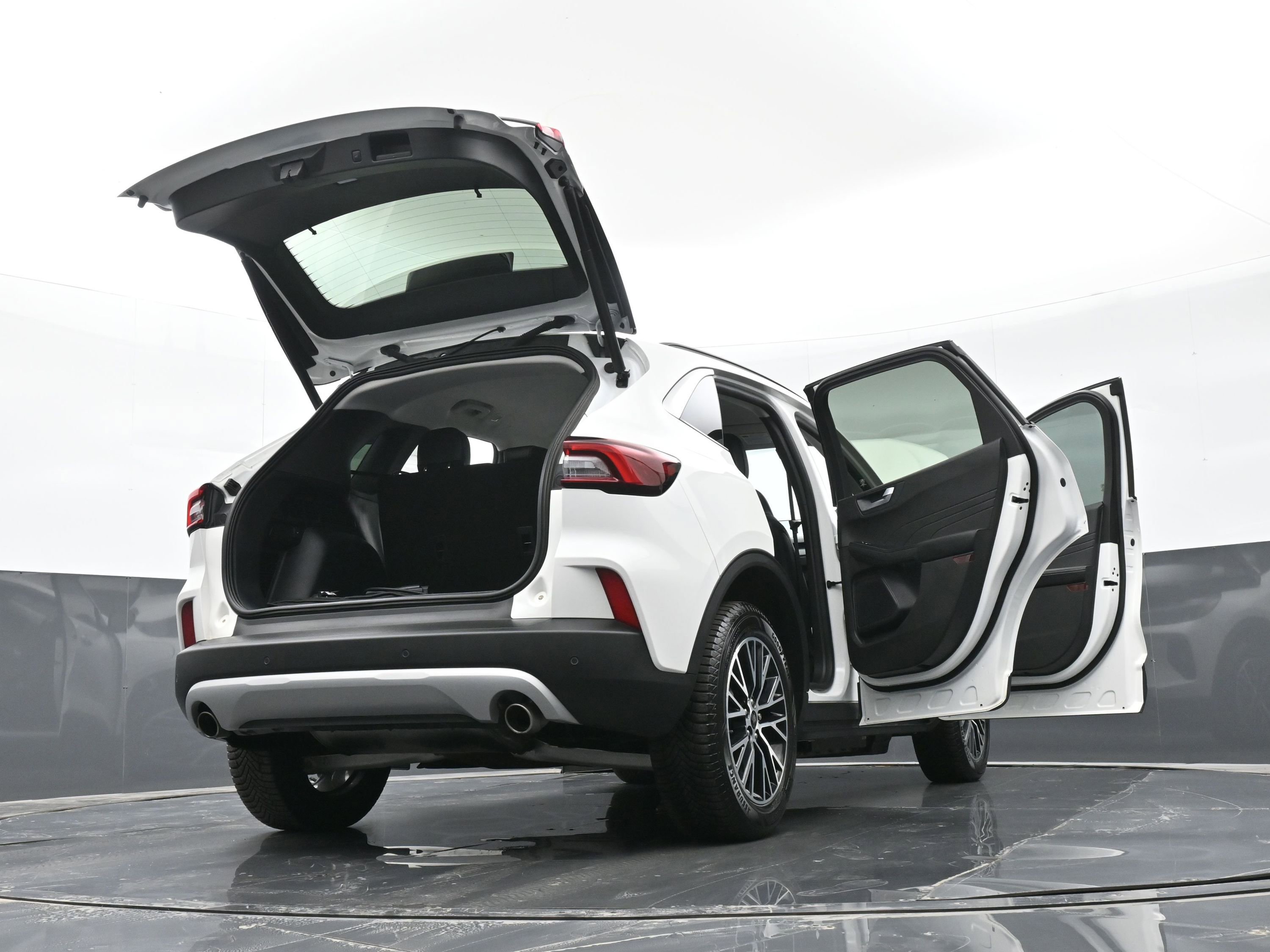 Used 2023 Ford Escape SE image 49