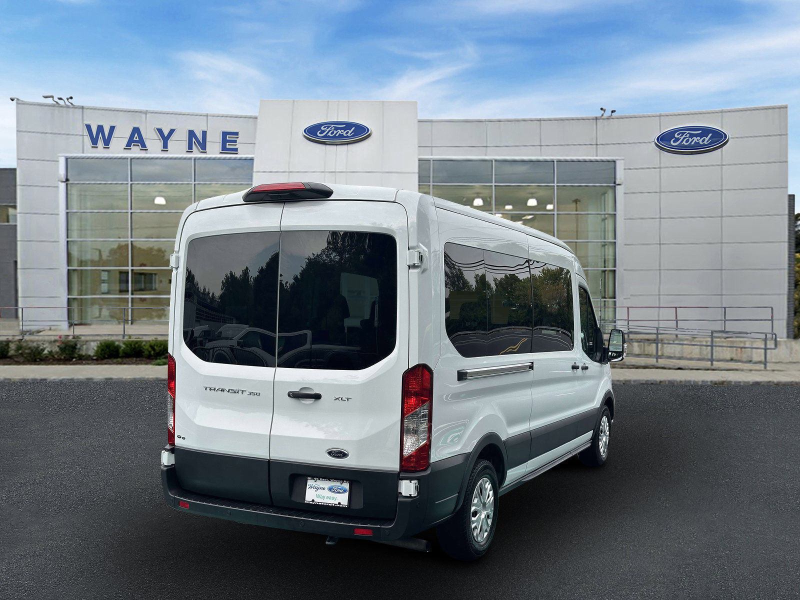 Used 2025 Ford Transit 350 XLT RWD image 5