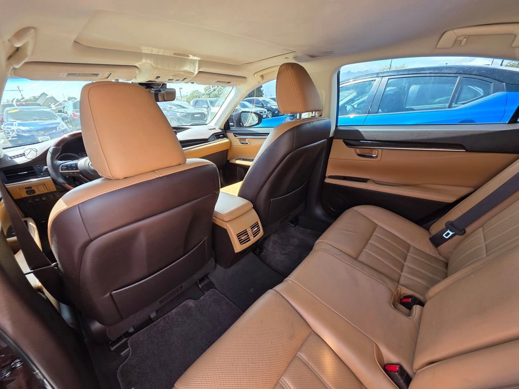Used 2017 Lexus ES 350 w/ Luxury Package FWD image 7