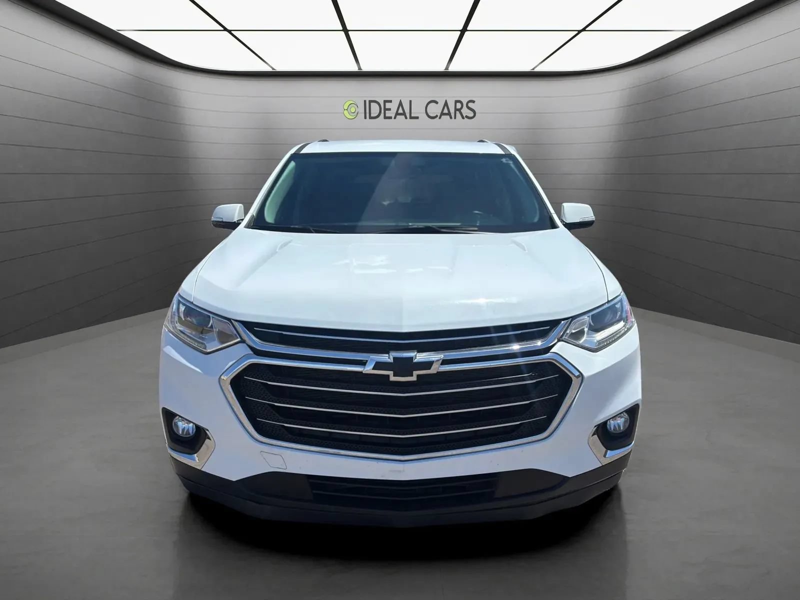 Used 2020 Chevrolet Traverse LT FWD image 2
