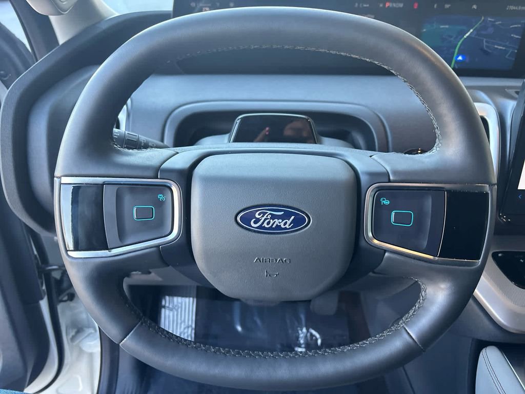 Used 2025 Ford Expedition Active image 13