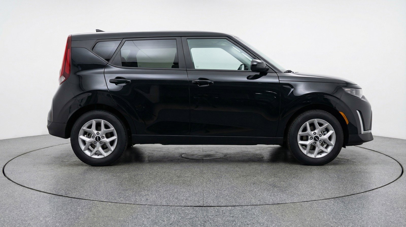Used 2025 Kia Soul LX w/ LX Technology Package image 11