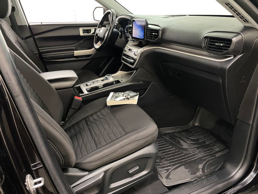 Used 2021 Ford Explorer XLT AWD/4WD image 38