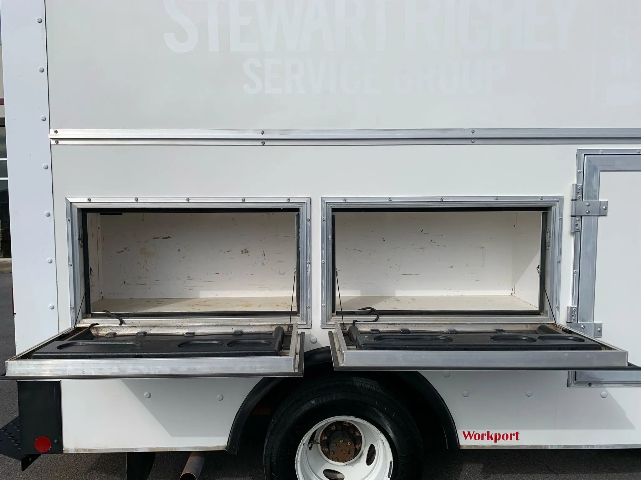 Used 2019 Ford E-450 and Econoline 450 Super Duty w/ Power Windows & Locks Group image 28