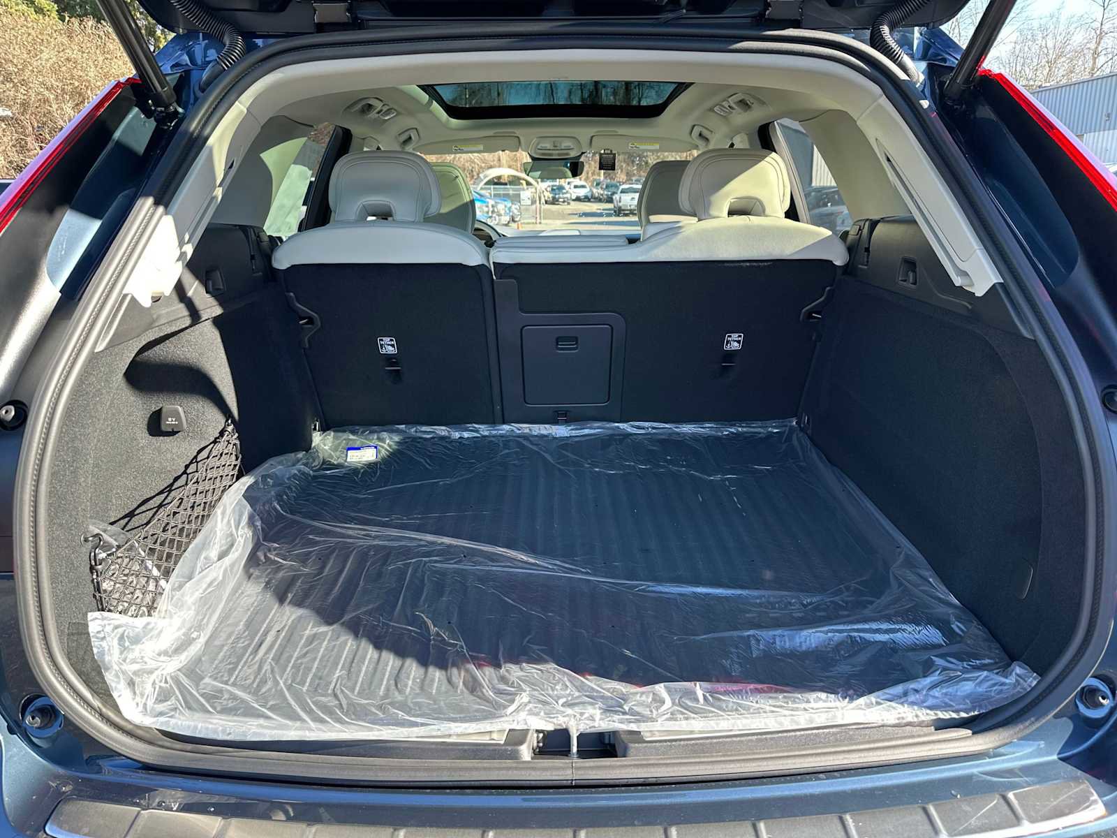 Used 2025 Volvo XC60 B5 Ultra w/ Protection Package Premier image 14