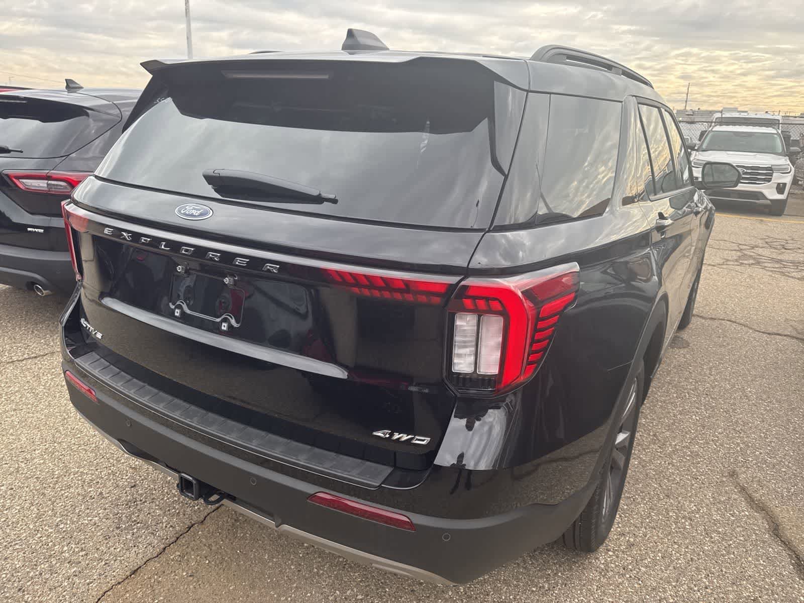 New 2026 Ford Explorer Active w/ Active Comfort Package AWD/4WD image 16