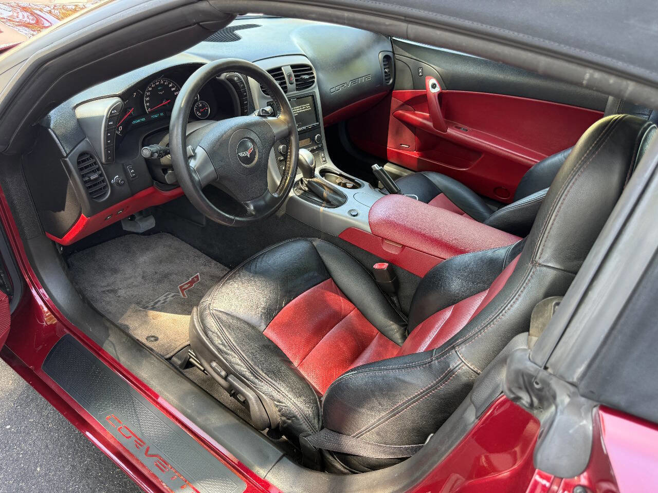 Used 2006 Chevrolet Corvette Convertible w/ Preferred Equipment Group image 9