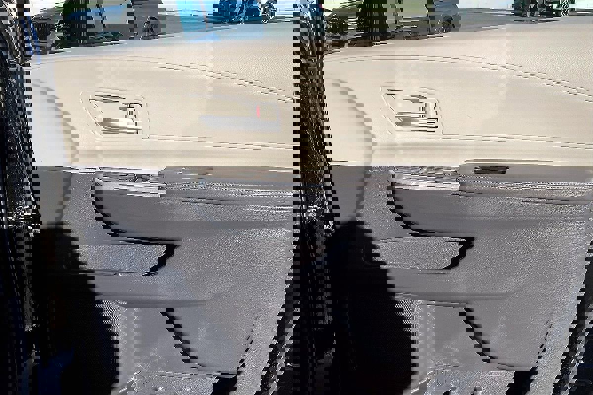 Used 2023 Toyota Sienna XLE image 20