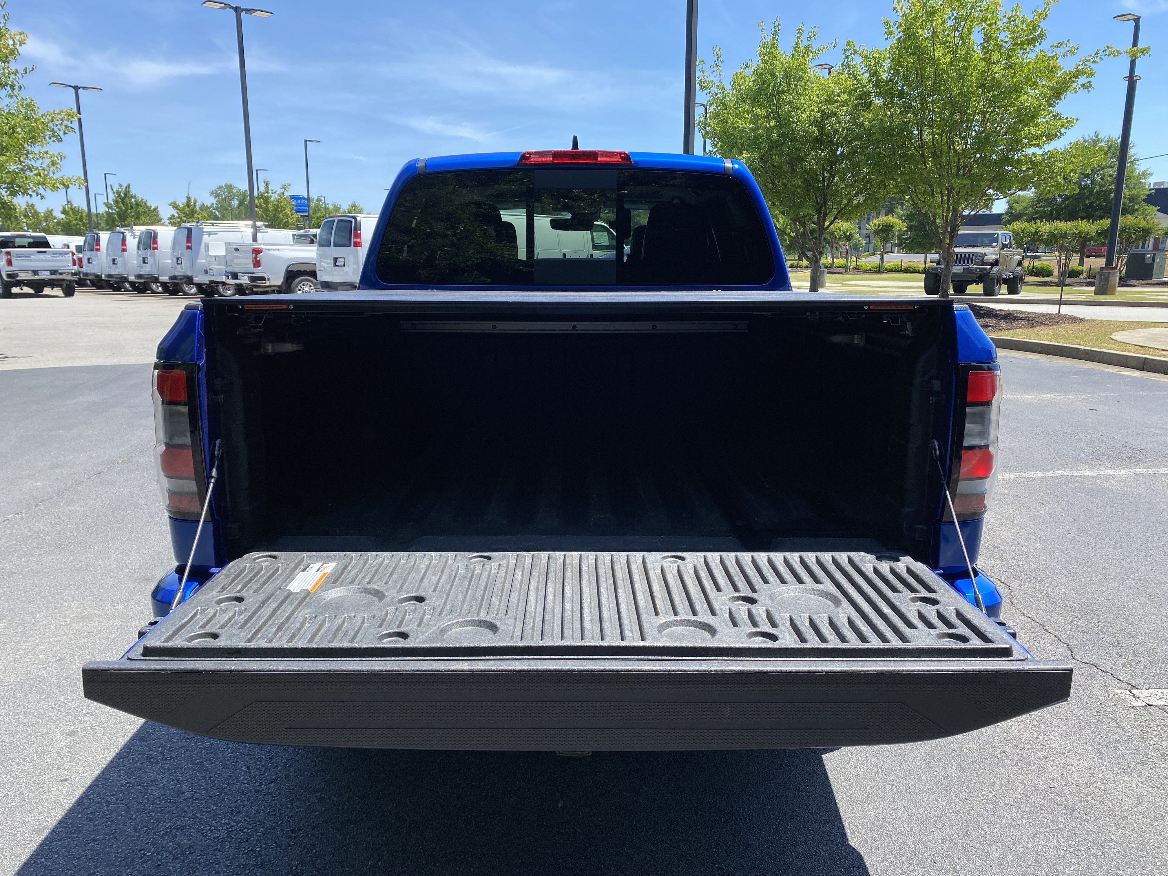 Used 2024 Nissan Frontier SL w/ Technology Package AWD/4WD image 11
