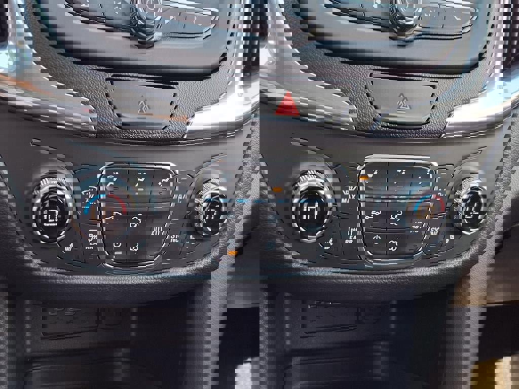 Used 2019 Chevrolet Equinox LT image 19