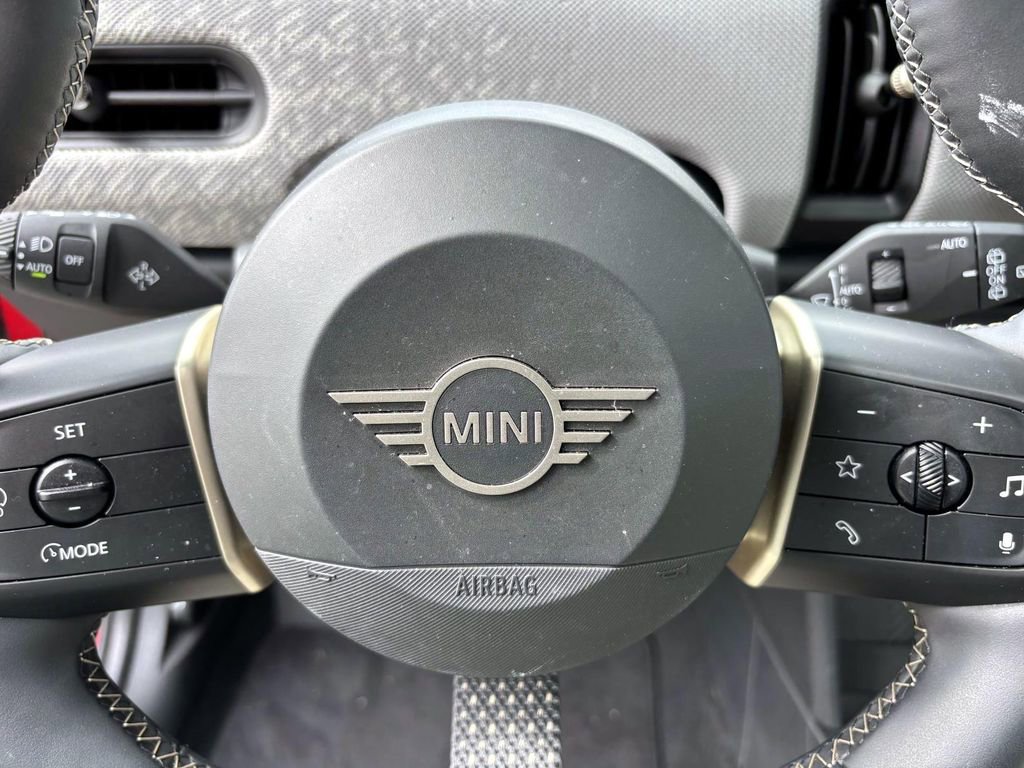 Certified 2025 MINI Cooper S image 17
