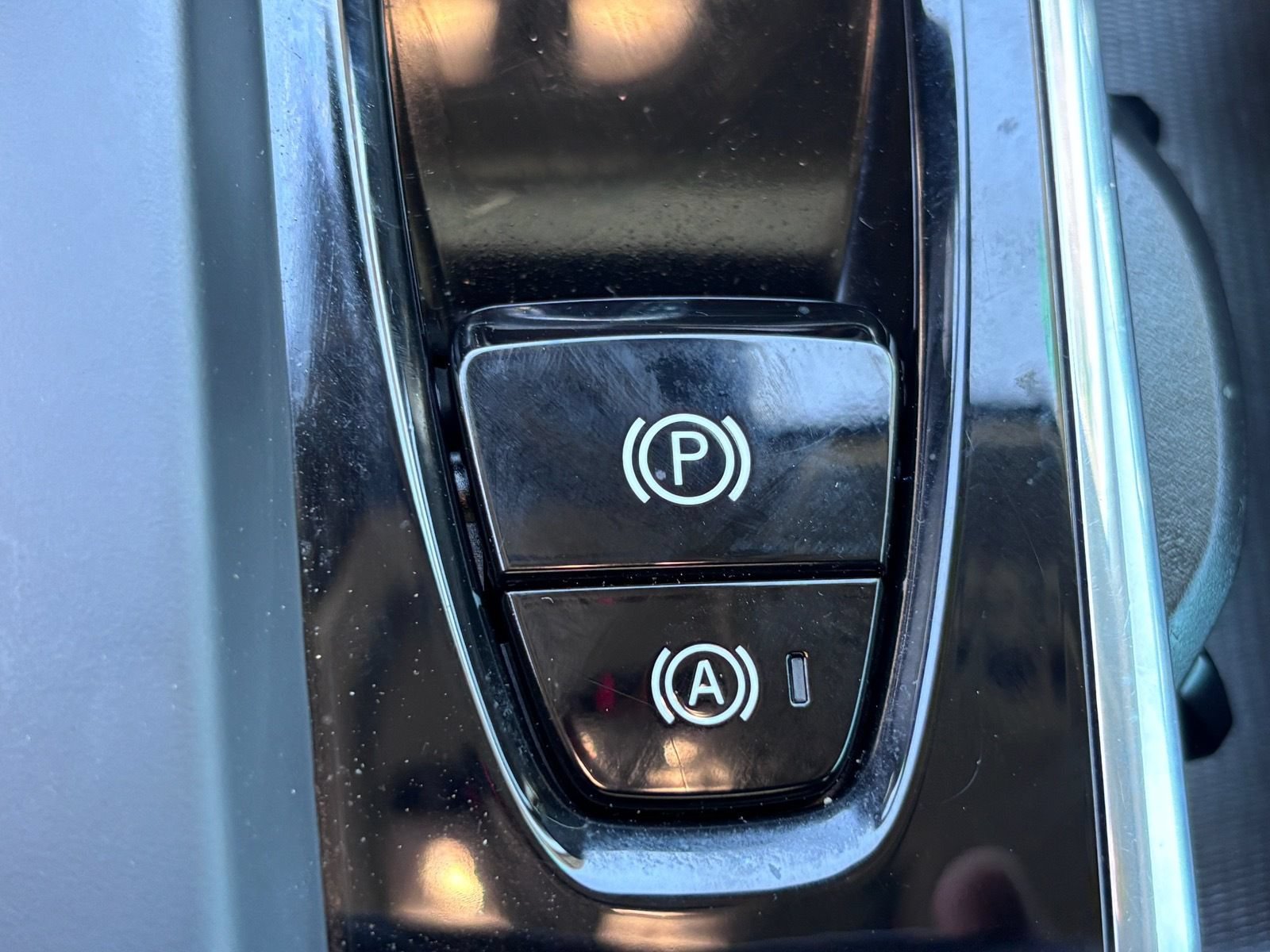 Used 2024 Volvo S60 B5 Core FWD image 34