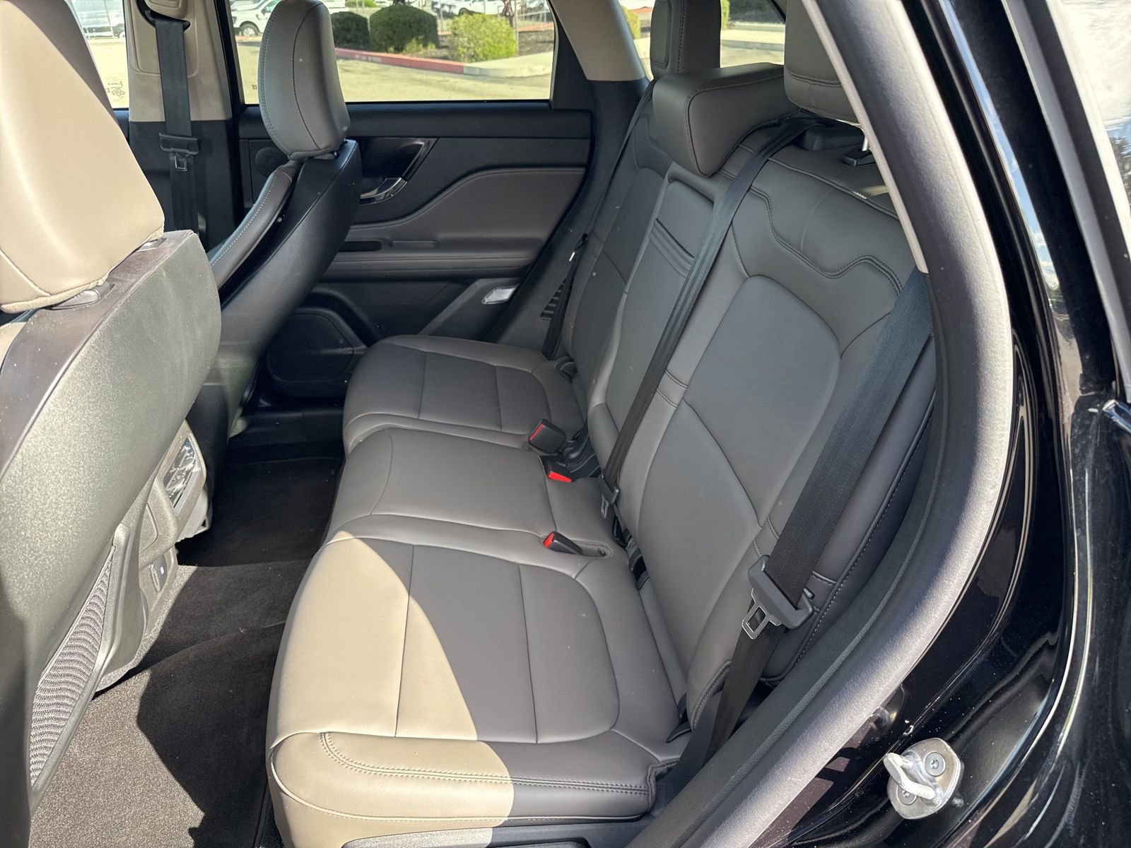 Used 2025 Lincoln Corsair FWD image 13