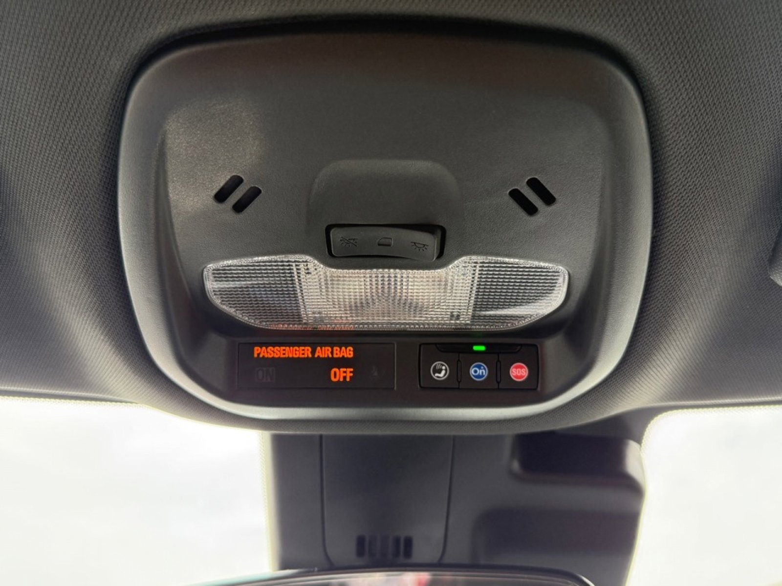 Used 2024 Chevrolet Trax RS w/ Driver Confidence Package image 32