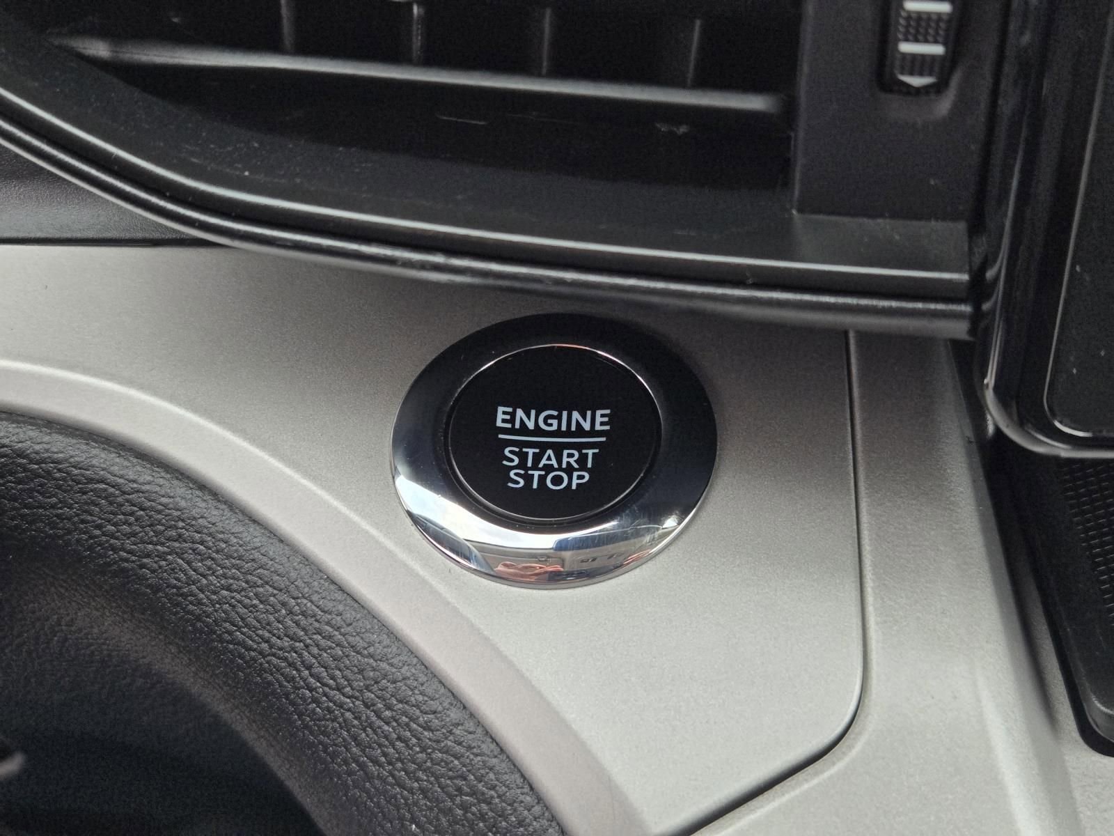 Used 2023 Ford Explorer XLT RWD image 13
