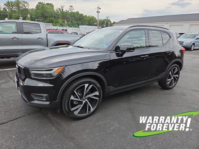 Used 2022 Volvo XC40 T5 R-Design w/ Advanced Package AWD/4WD image 3