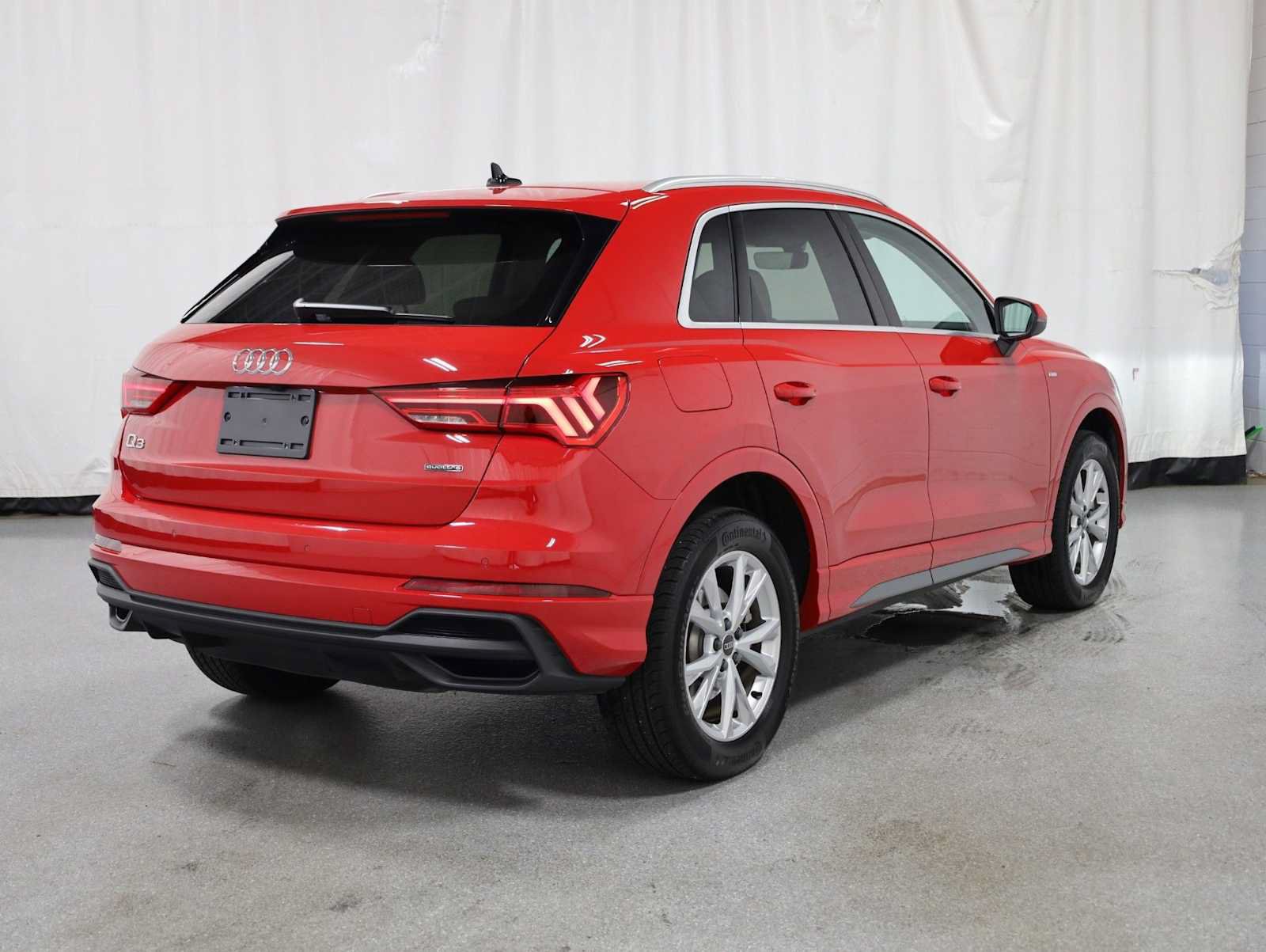 Certified 2025 Audi Q3 2.0T Premium w/ Convenience Package AWD/4WD image 9