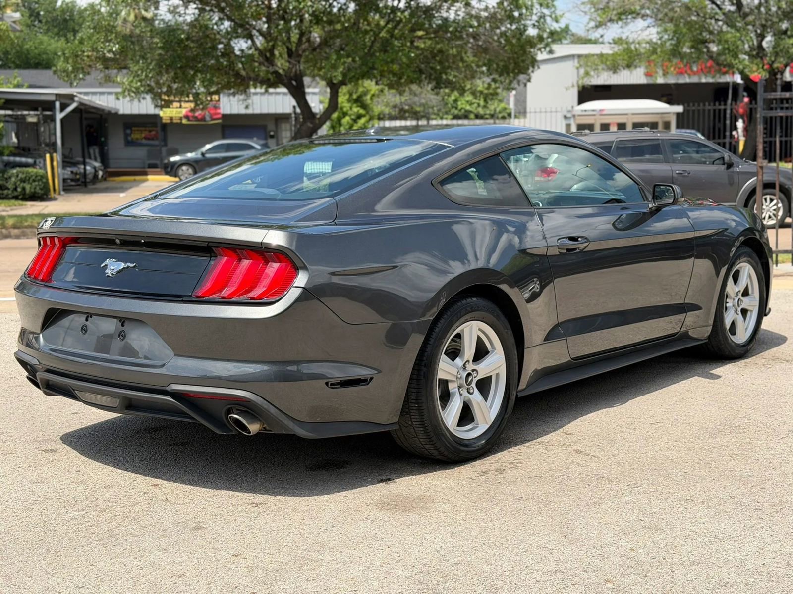 Used 2019 Ford Mustang Coupe image 4