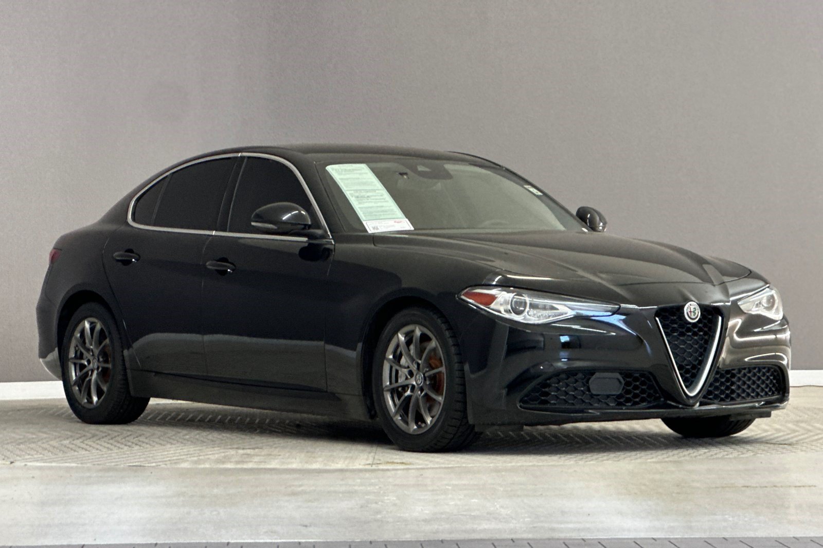 Used 2020 Alfa Romeo Giulia RWD image 7
