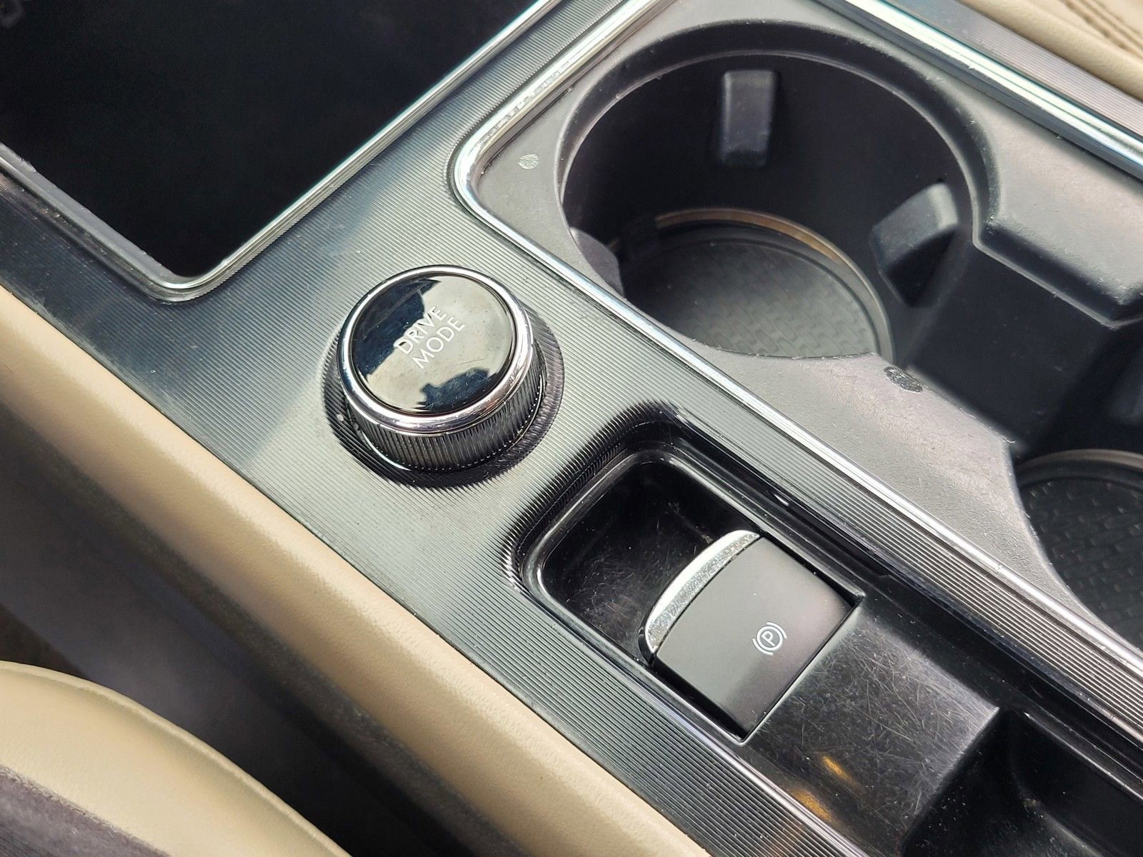 Used 2021 Lincoln Corsair Reserve w/ Equipment Group 201A image 24