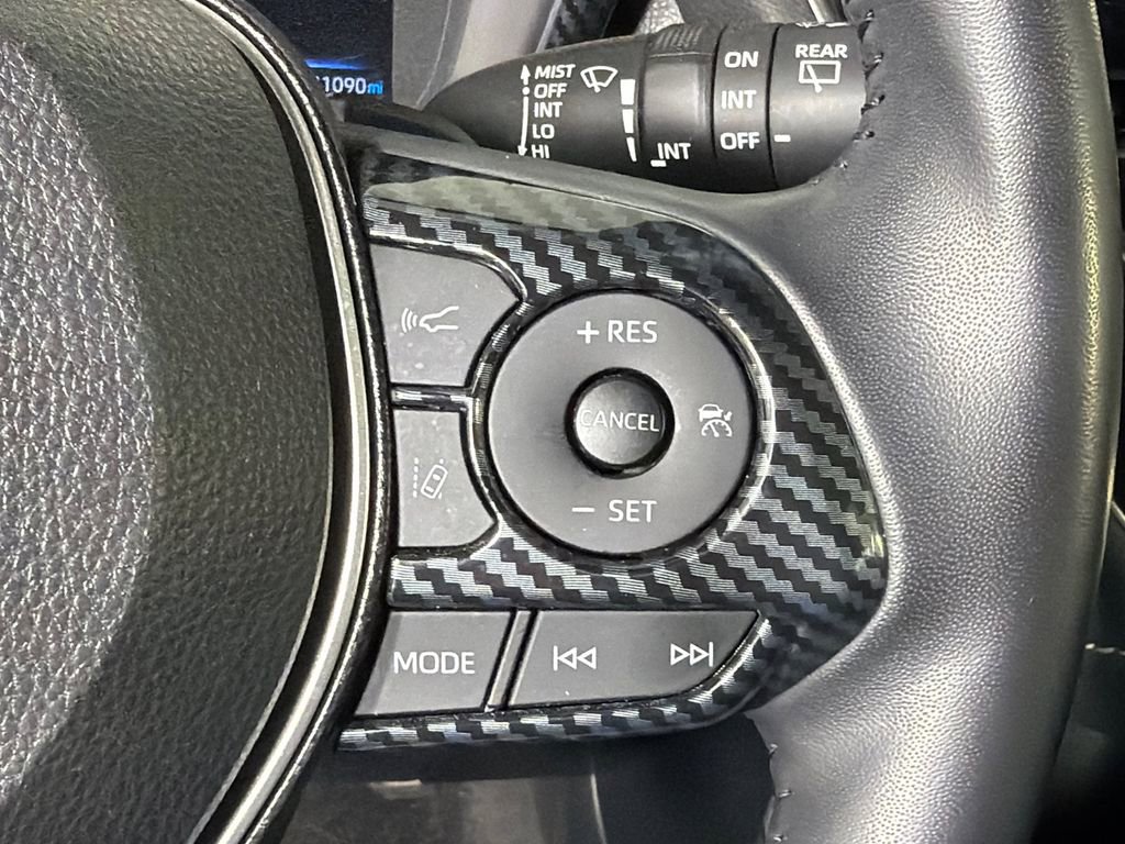 Used 2021 Toyota Corolla SE w/ SE Preferred Package image 25