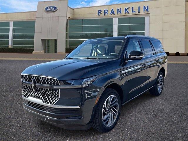 New 2025 Lincoln Navigator Reserve image 3