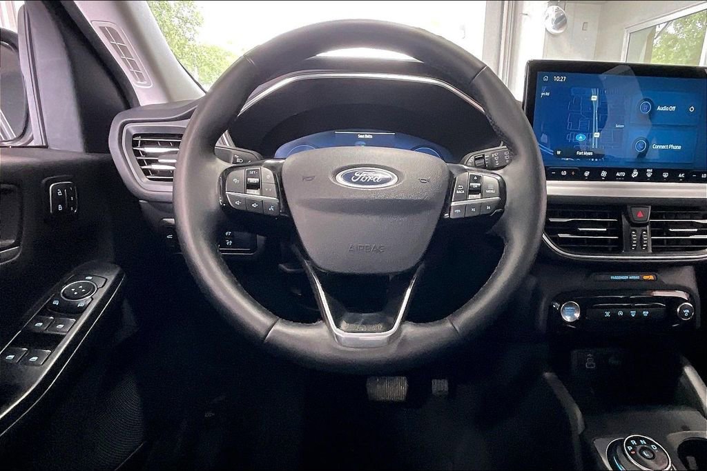 Used 2025 Ford Escape Platinum AWD/4WD image 5