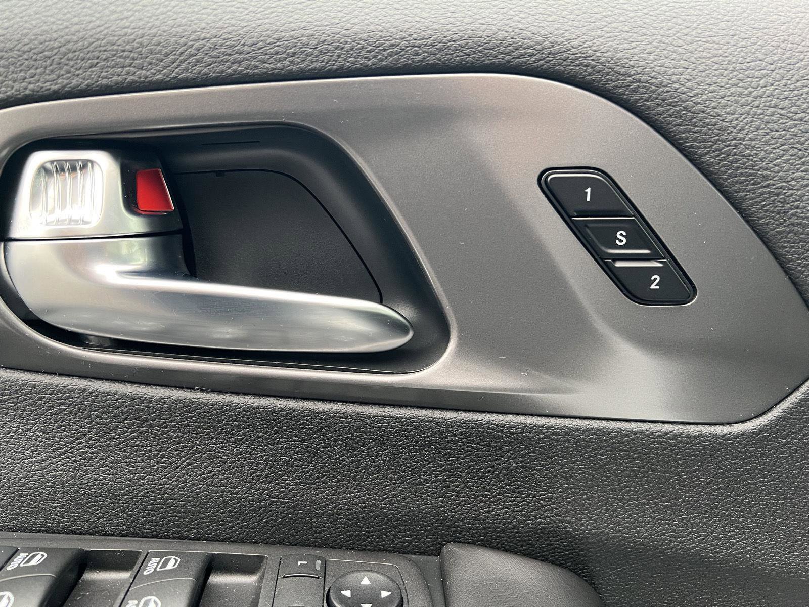 New 2026 Chrysler Pacifica Select image 5