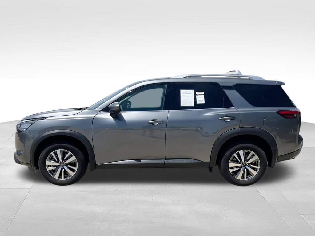 Used 2025 Nissan Pathfinder SL AWD/4WD image 5