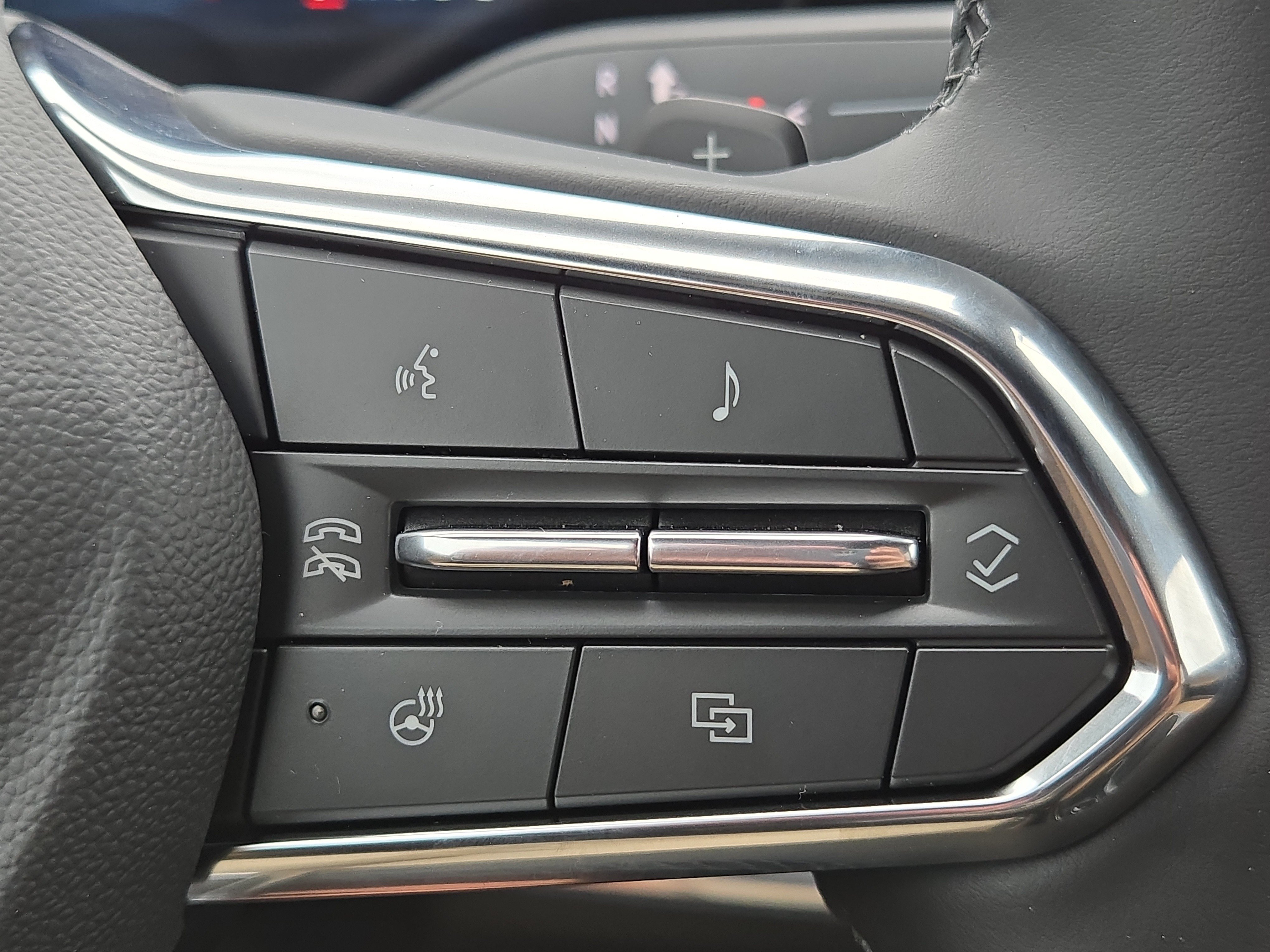 New 2026 Chevrolet Equinox ACTIV w/ Convenience Package III FWD image 24