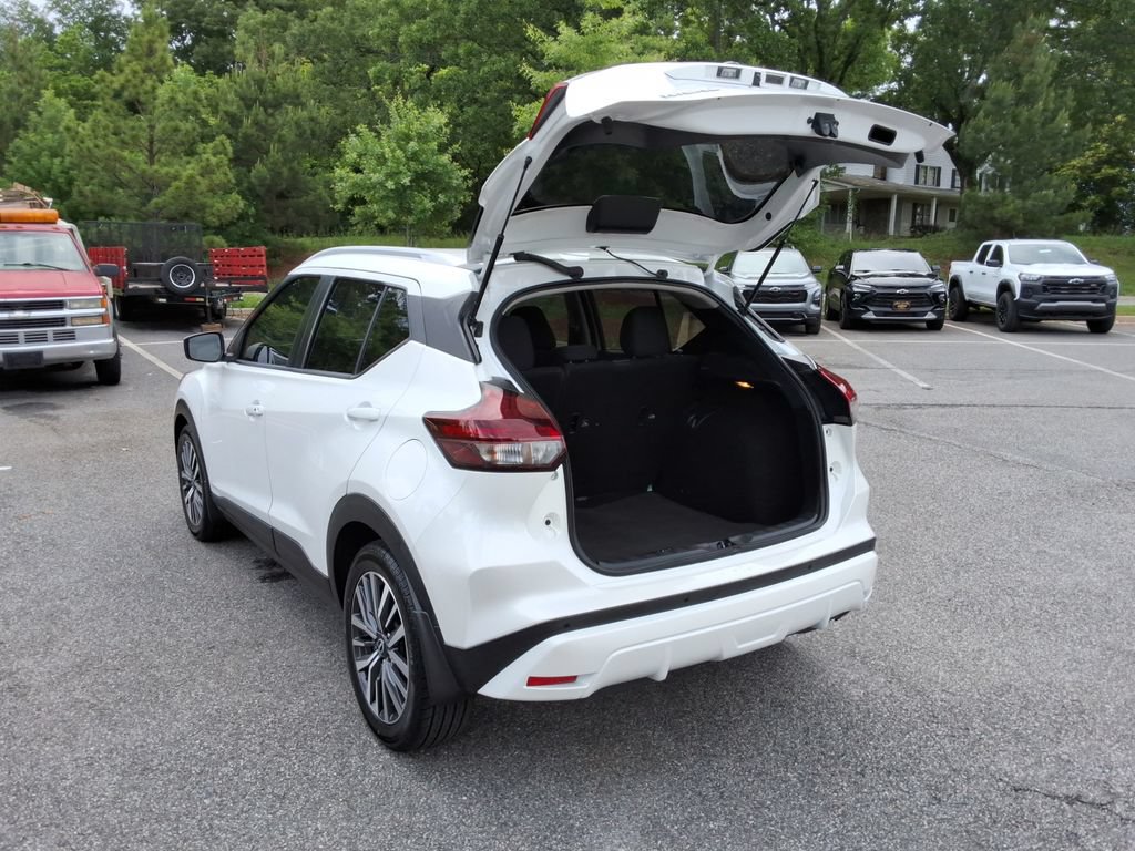Used 2023 Nissan Kicks SV FWD image 15