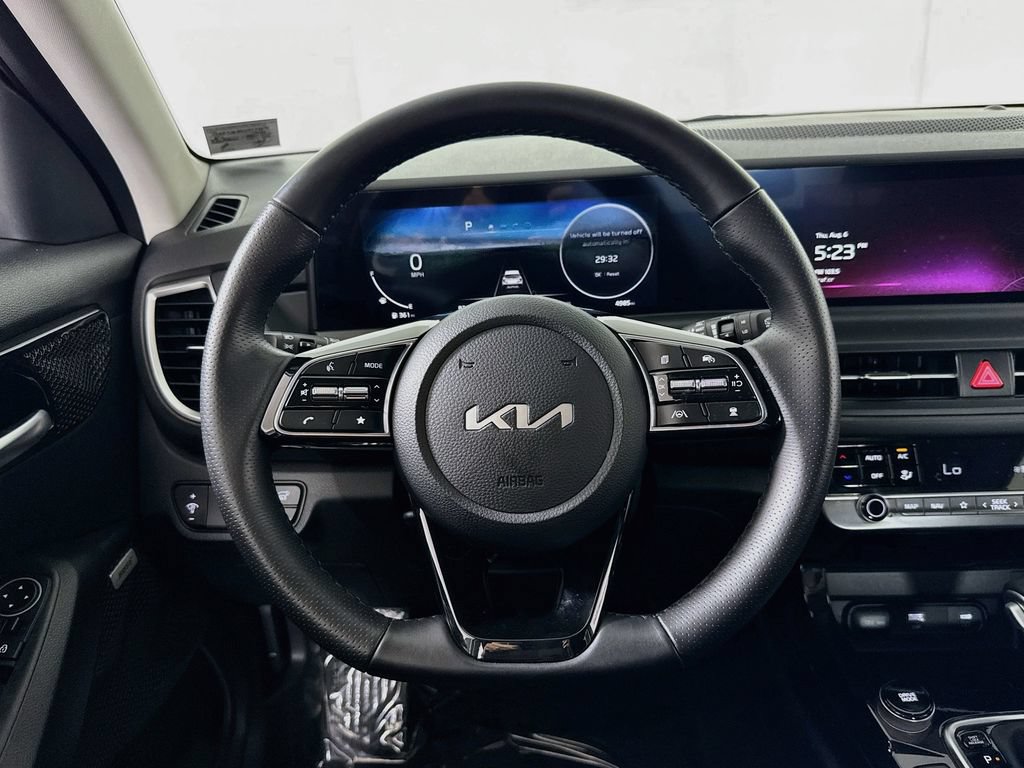 Used 2025 Kia Seltos SX AWD/4WD image 11