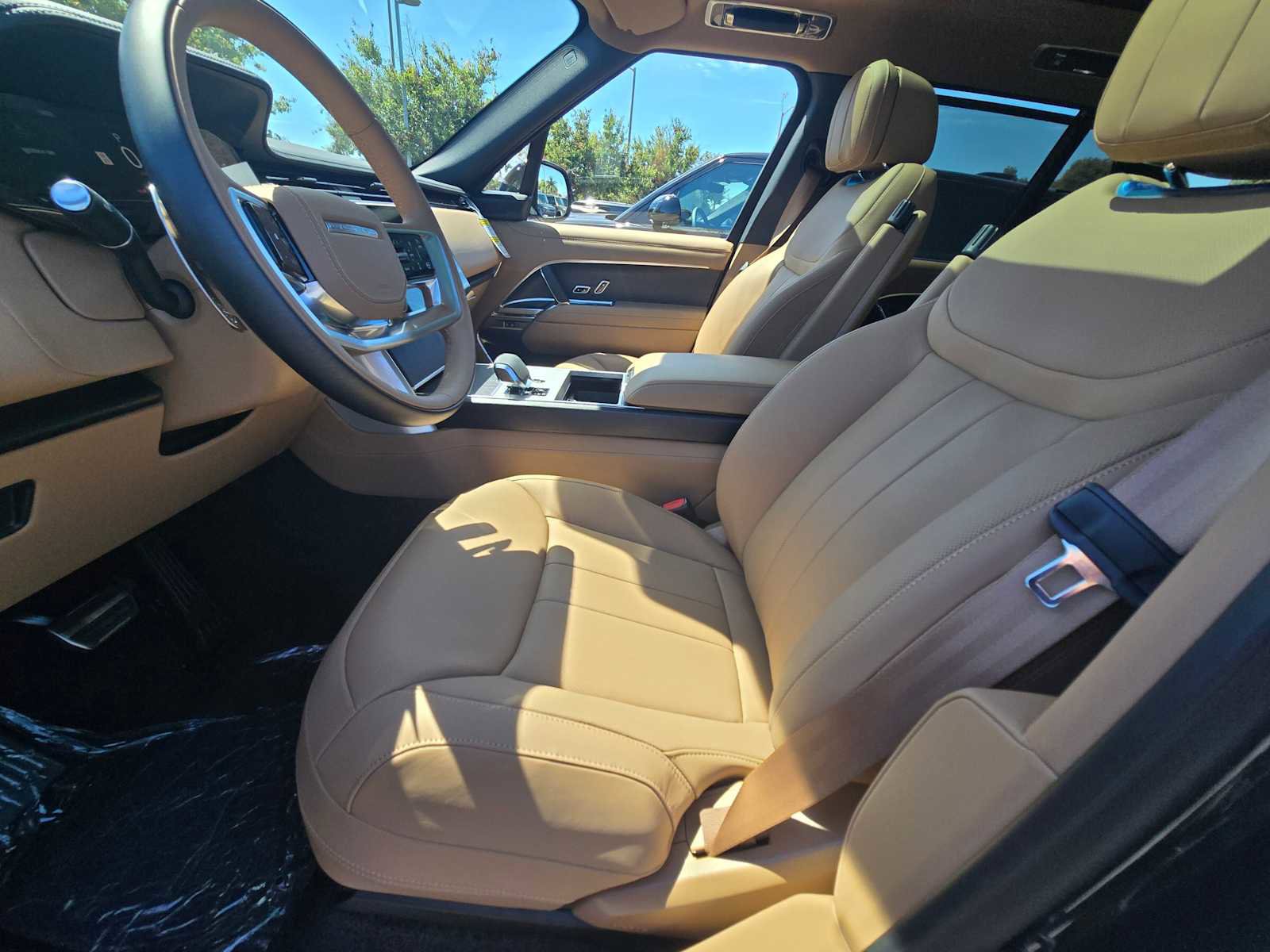 New 2025 Land Rover Range Rover SE image 24