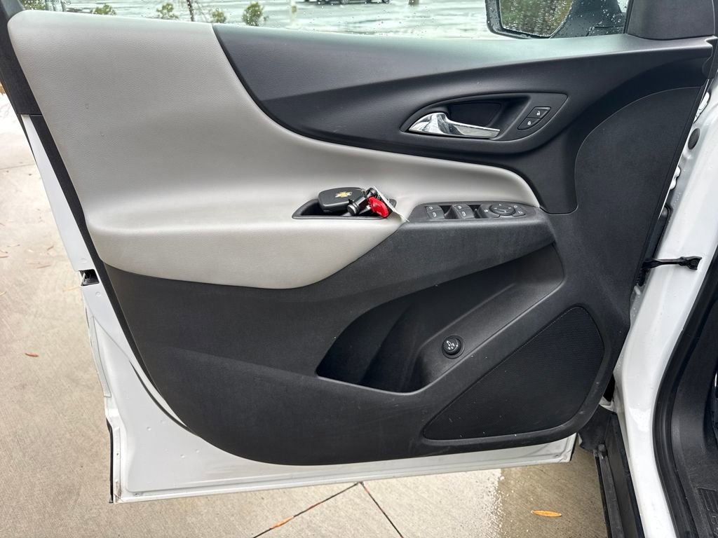 Used 2018 Chevrolet Equinox LT w/ Sun & Infotainment Package image 14