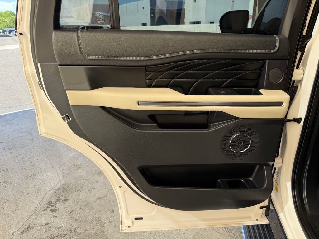 Used 2019 Ford Expedition Platinum RWD image 21