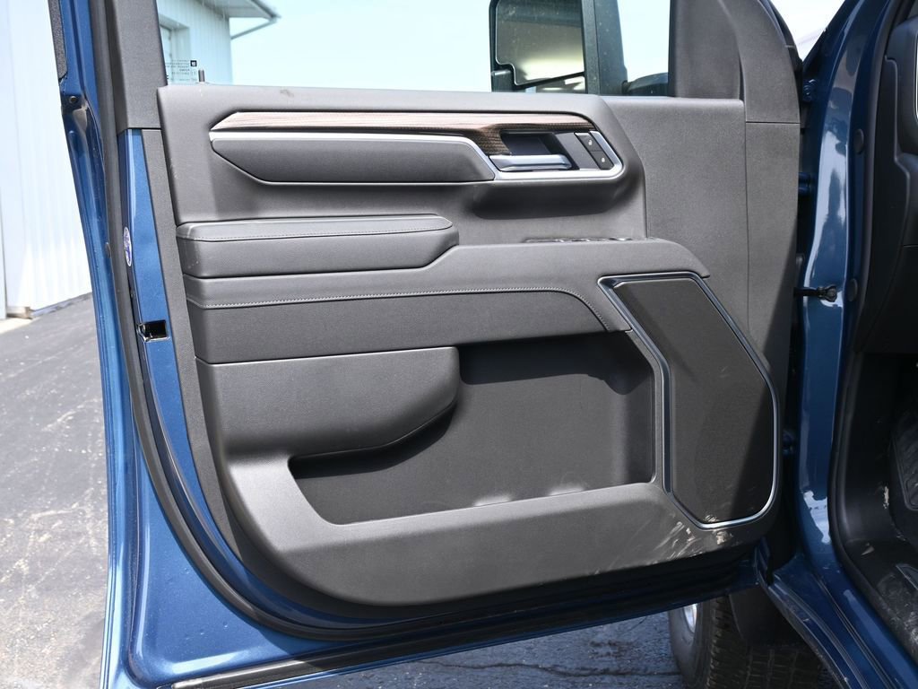 New 2026 Chevrolet Silverado 2500 LT w/ All Star Edition AWD/4WD image 17