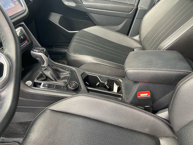 Used 2022 Volkswagen Tiguan SE R-Line image 14
