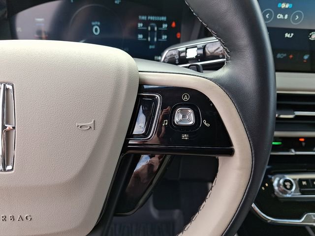 Certified 2025 Lincoln Corsair Reserve image 22