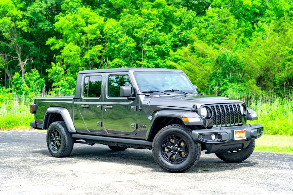 Used 2022 Jeep Gladiator Sport AWD/4WD image 2