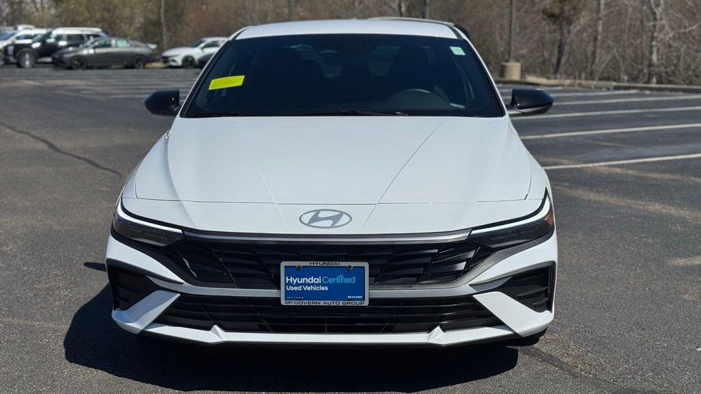 Used 2025 Hyundai Elantra Sport image 2