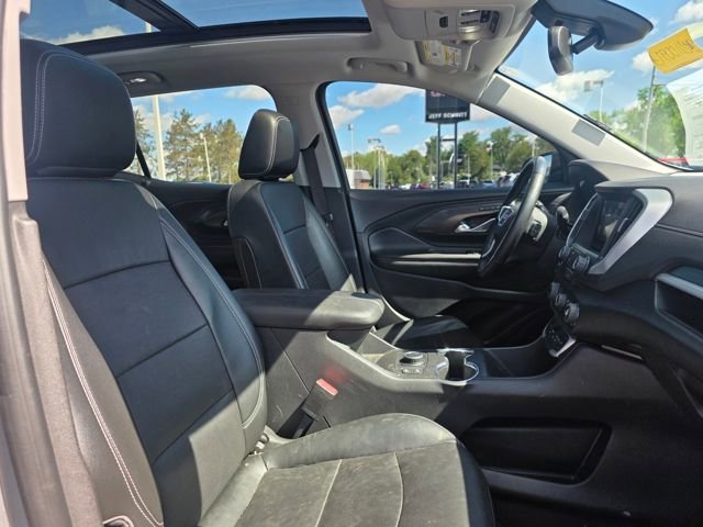 Used 2023 GMC Terrain SLT w/ Elevation Edition FWD image 4