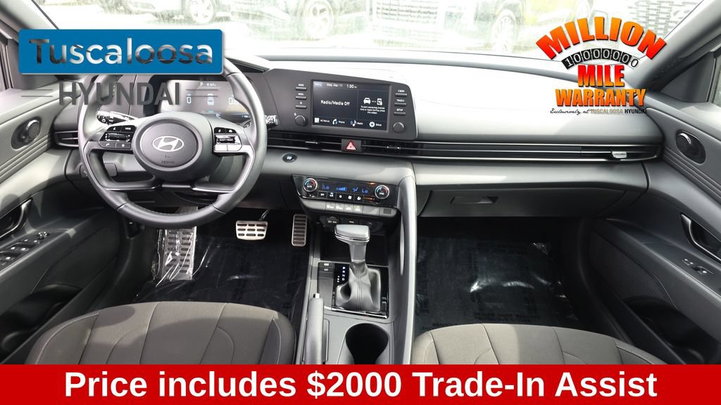 Used 2025 Hyundai Elantra Sport FWD image 25