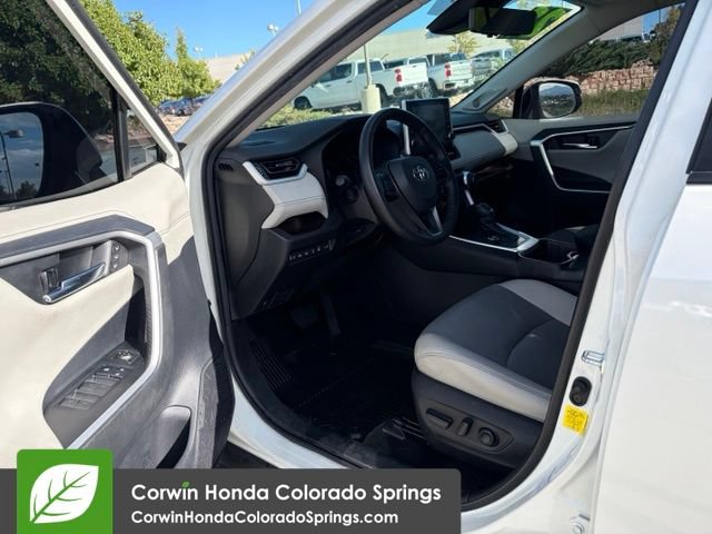 Used 2022 Toyota RAV4 Limited AWD/4WD image 17