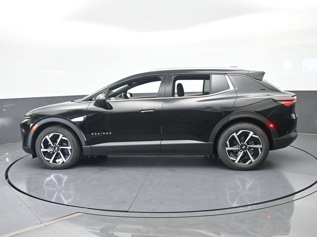 Used 2026 Chevrolet Equinox EV LT FWD image 3