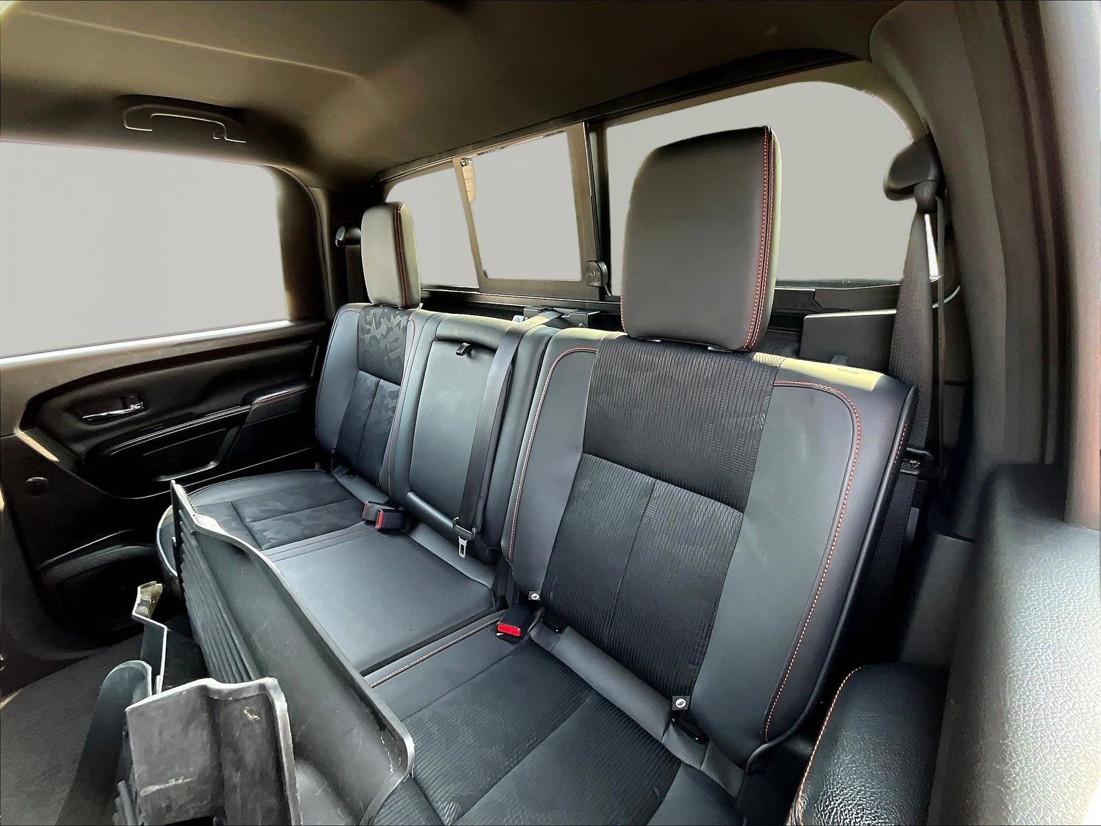 Certified 2024 Nissan Titan PRO-4X AWD/4WD image 22