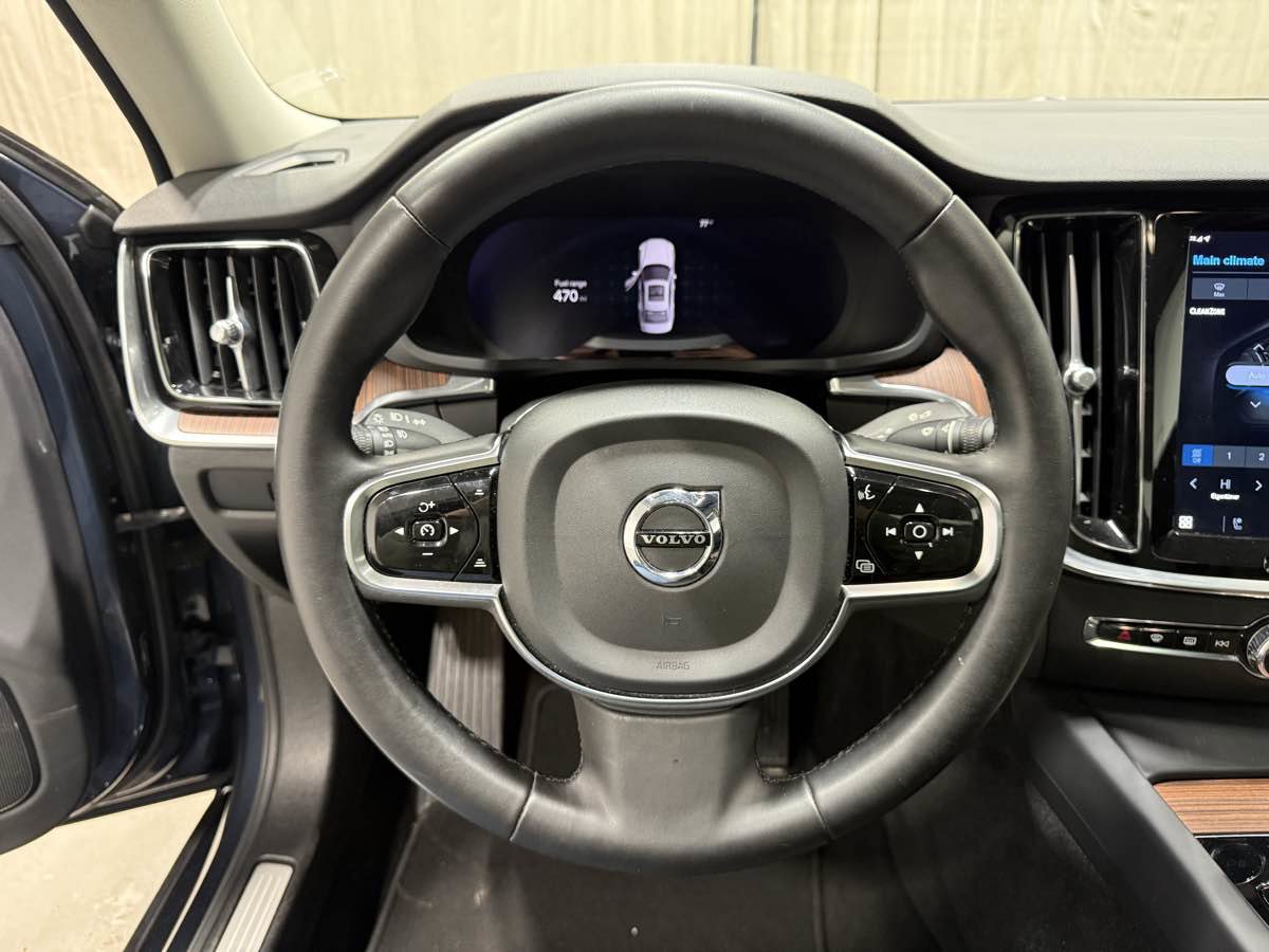 Used 2024 Volvo S60 B5 Plus image 11